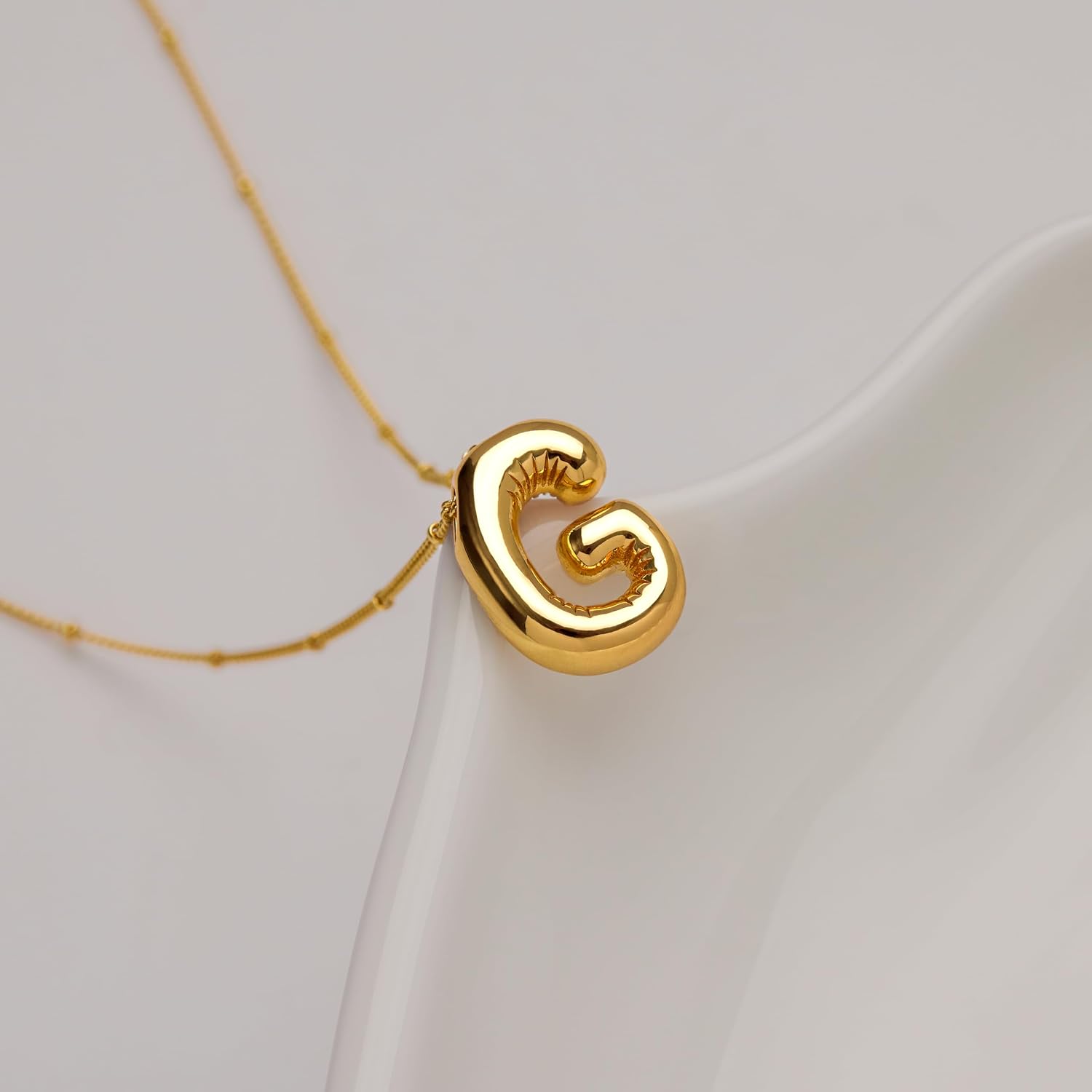 Inerney Gold Bubble Letter Necklace Initial Necklaces for Women, Chunky 14K Plated Balloon Initials, Trendy Charm Non Tarnish Custom Name Pendant Jewelry Gifts for Mom