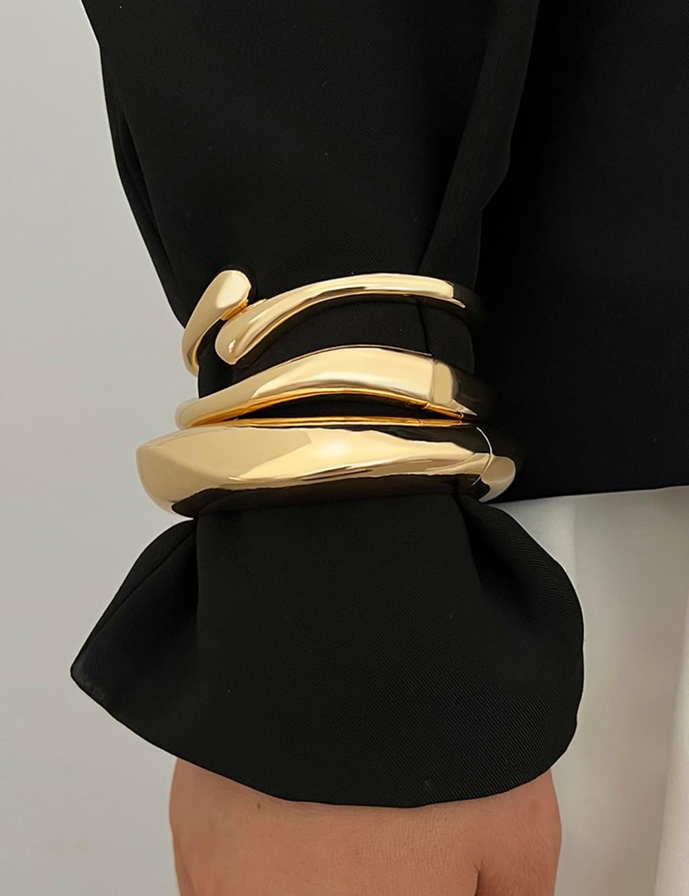 Chunky Gold Bangle Bracelets for Women, Dainty 14k Gold Plated Big Stackable Bangles Set, Trendy Statement Cuff Bracelet Stack Fashion Jewelry Gifts