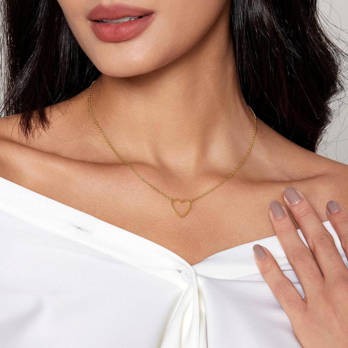 HERIER Cute Heart Necklace Dainty 18k Gold Plated Tiny Heart Pendant Choker Necklaces Small Gold Love Open Heart Chain Necklace for Women Simple Gold Necklace for Women Trendy Jewelry
