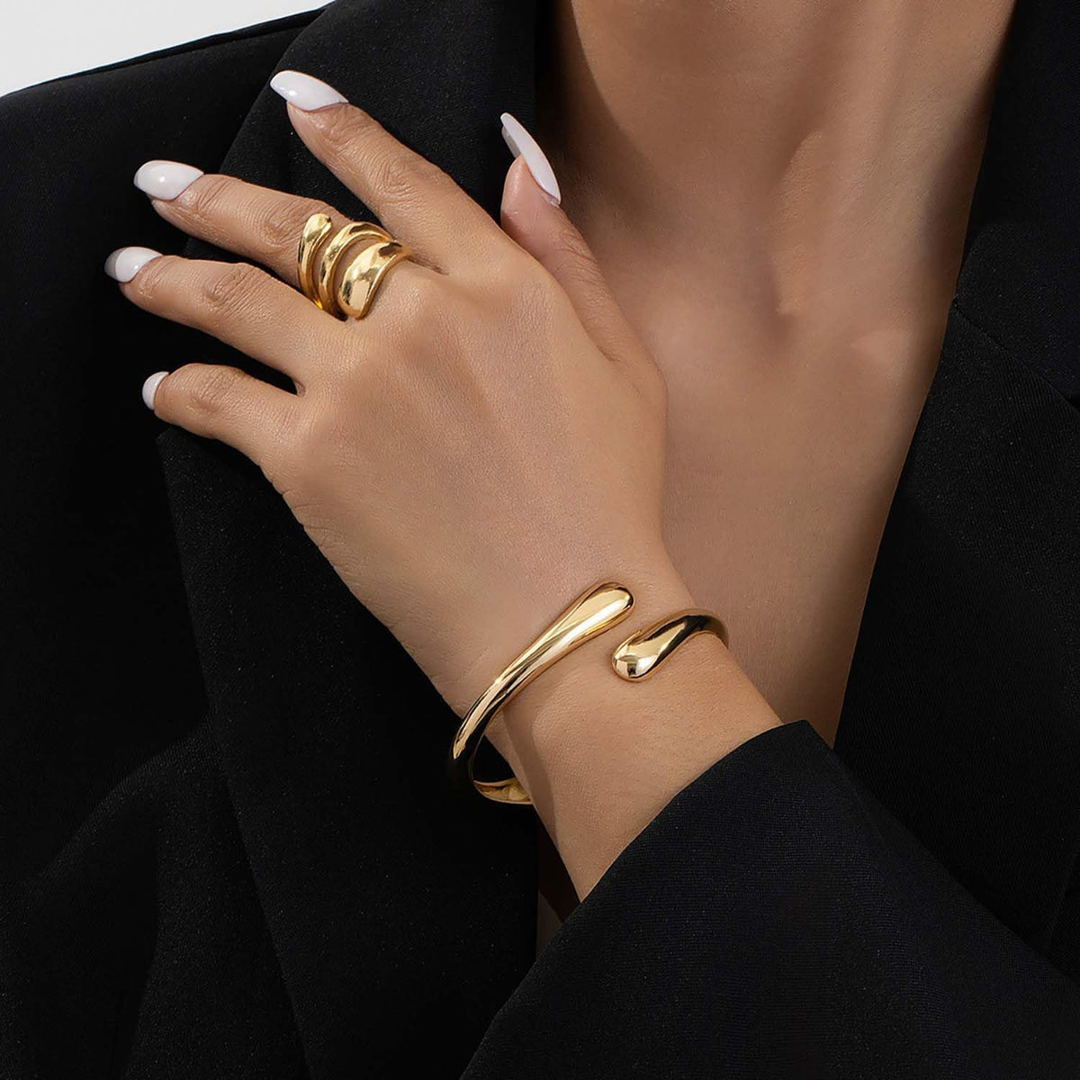 Gold Bracelets for Women Trendy Non Tarnish Bangle Cuff Bracelet Jewelry | Waterproof 14K Gold Plated Silver Chunky Cuff Bracelet, Gold Bangles Bracelet Gifts for Women