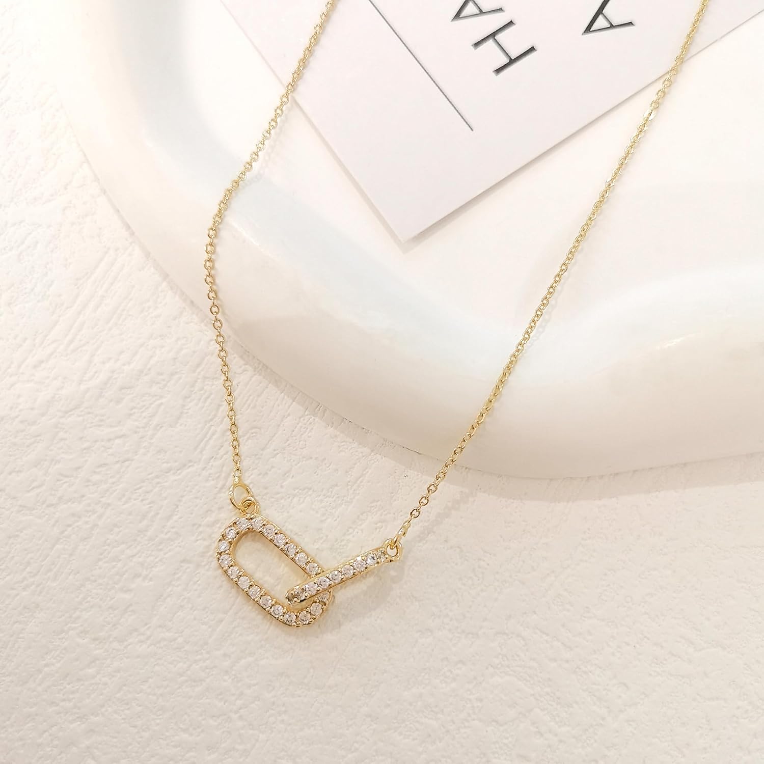 HERIER Diamond Pendant Necklace for Women, Dainty Gold Necklace 14k Gold Plated Paperclip Choker Necklaces Cute Open Oval Necklaces Simple Gold Necklace Jewelry Gifts for Women Trendy